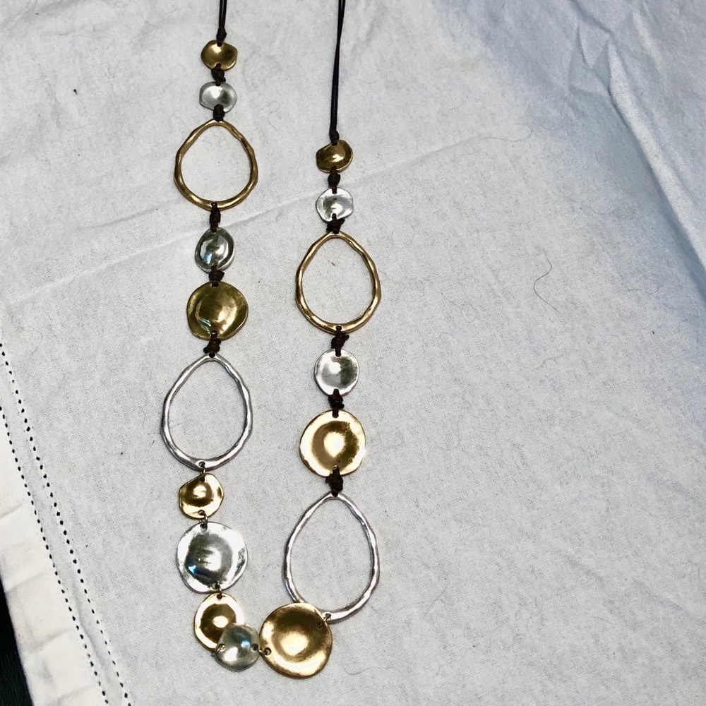 Woman’s necklace